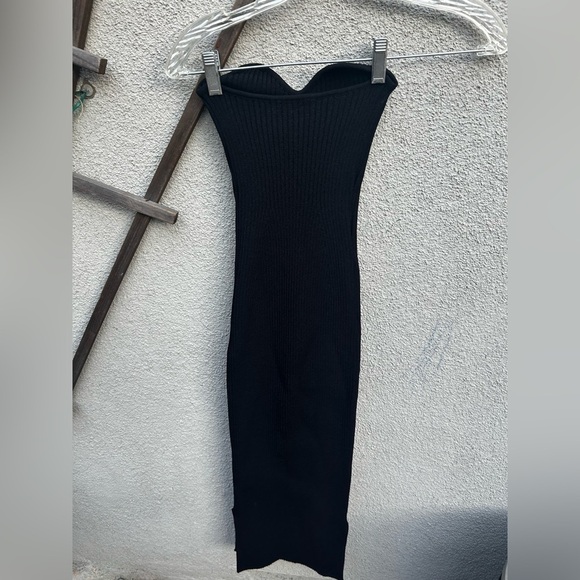 Khaite Loie ribbed-knit midi dress in Black - Picture 11 of 12